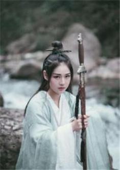 叶赏采褚云攀